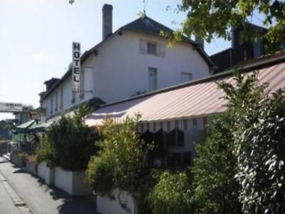 Logis Auberge Des Vieux Chenes Malemort Esterno foto