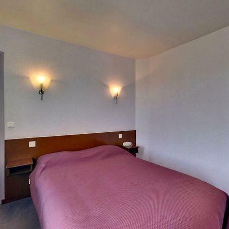 Logis Auberge Des Vieux Chenes Malemort Esterno foto