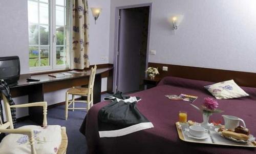 Logis Auberge Des Vieux Chenes Malemort Esterno foto